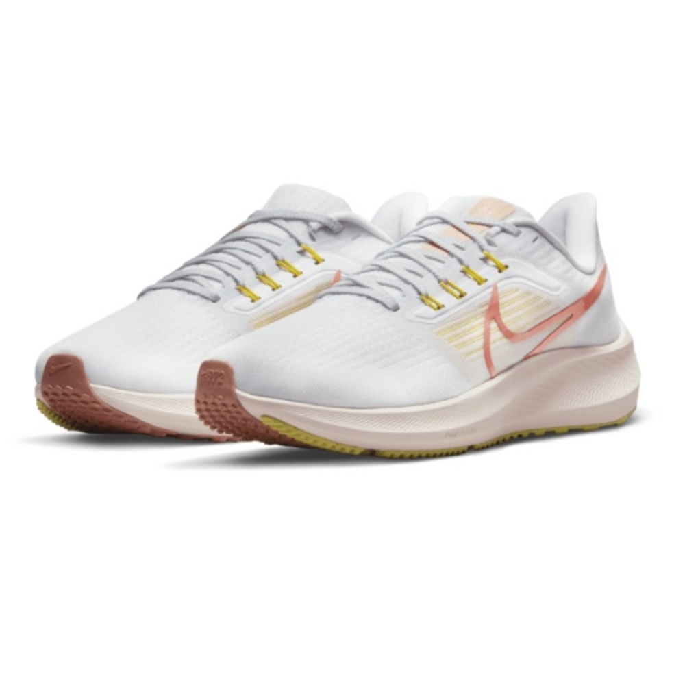 Nike Air Zoom Pegasus 39 Running Shoe